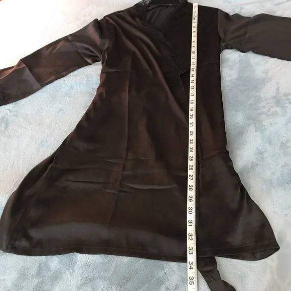 Shein black satin like robe - Picture 7 of 11
